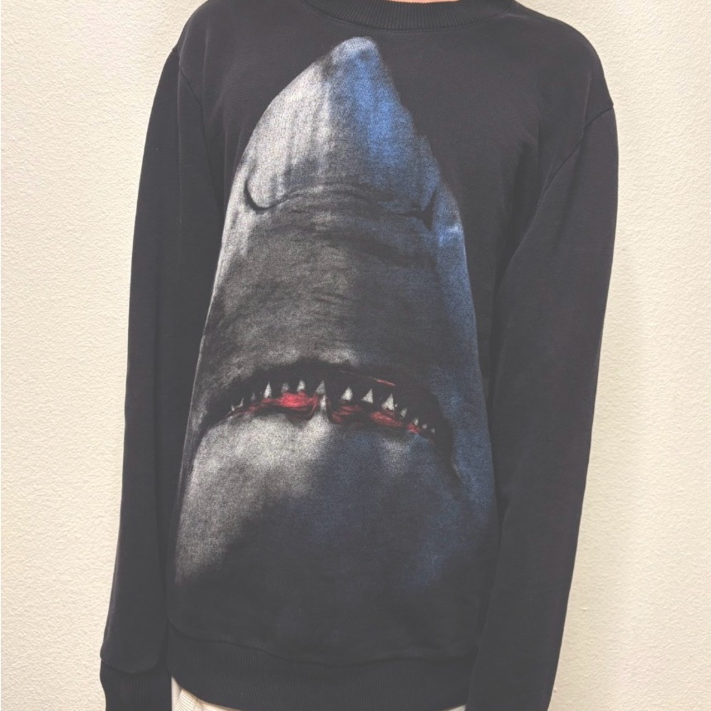 Givenchy Black Shark Logo Men’s Crewneck Sweater Size Small